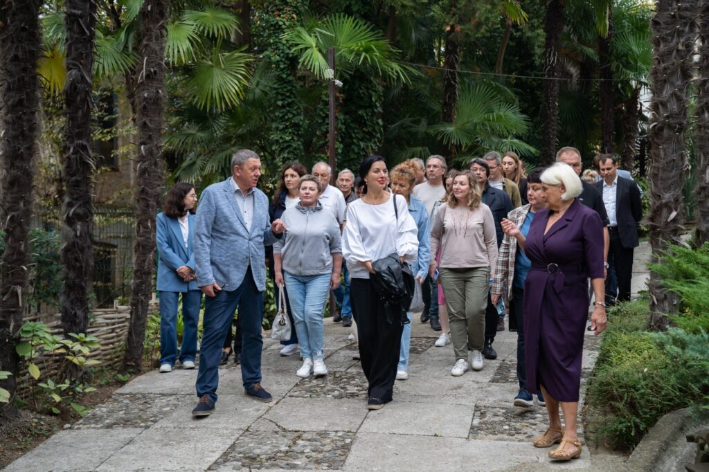 Участники форума «Плоды и овощи России» посетили «Дерево Дружбы»